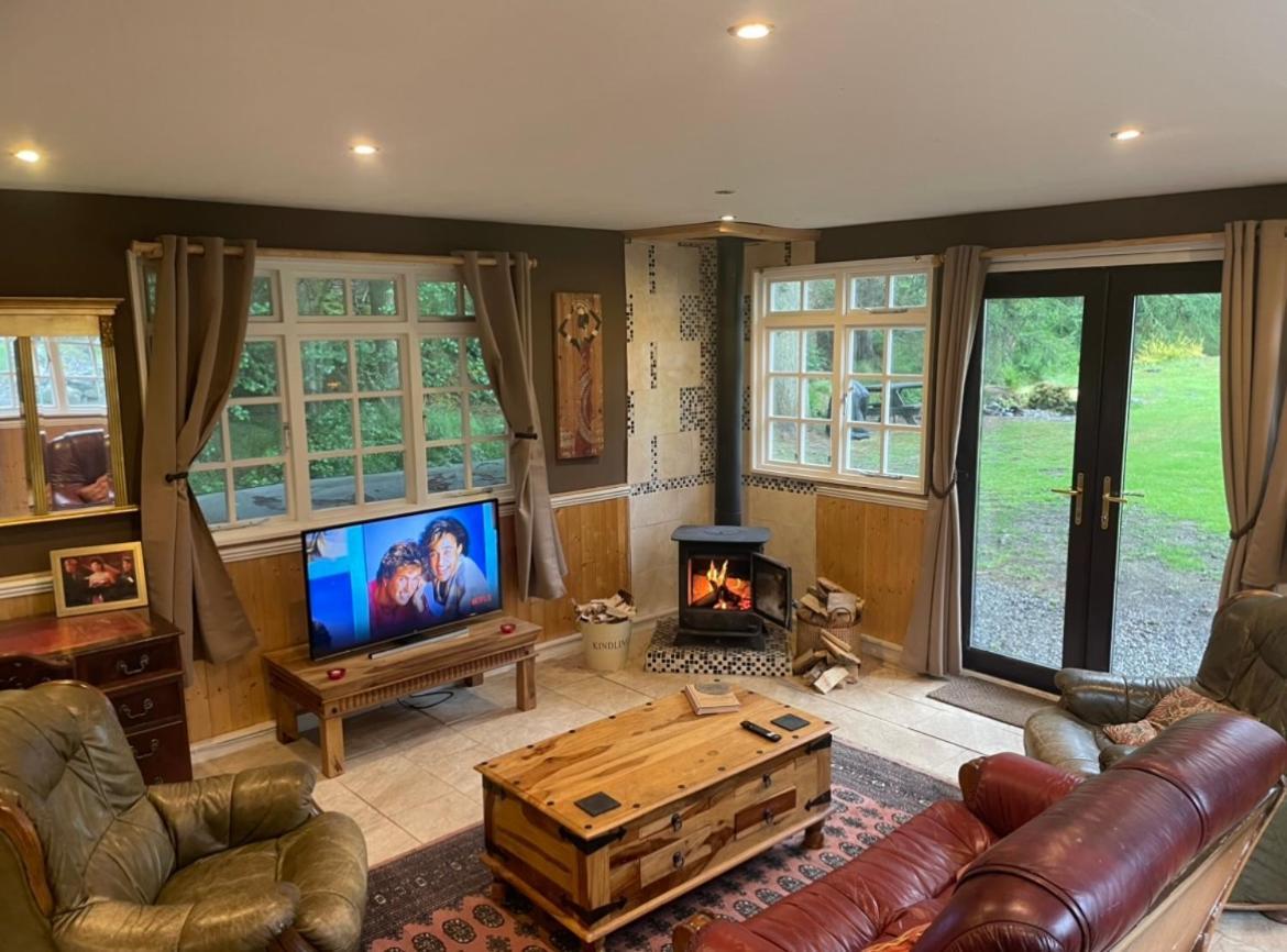 Cuckoo Cabin, Tyn Y Cwm Eglwys-Fach Екстер'єр фото