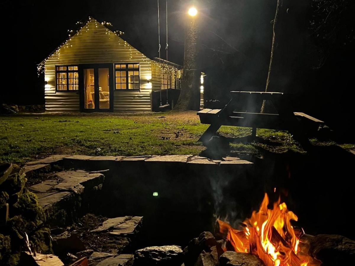 Cuckoo Cabin, Tyn Y Cwm Eglwys-Fach Екстер'єр фото